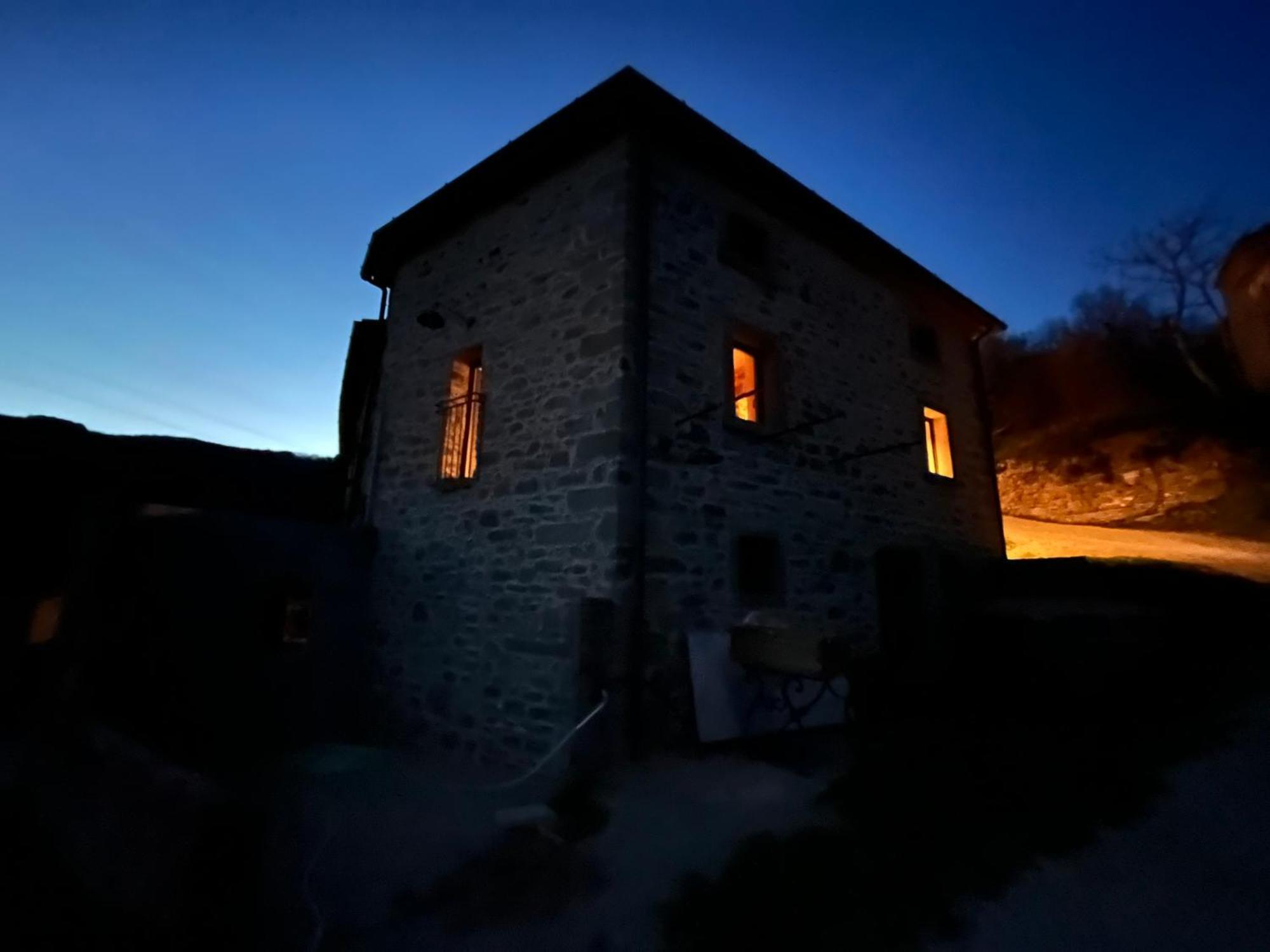 Poggioni Bio Agriturismo Alba Etrusca Di Cortona - Organic Farmhouse- Appartamento Lavanda-Appartamento Rosmarino - Vasca Idromassaggio Esterna מראה חיצוני תמונה
